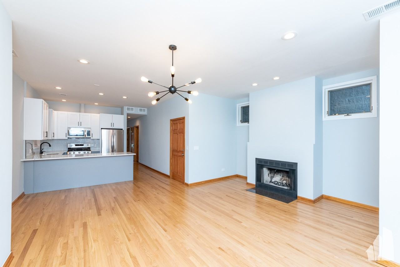 2338 N Greenview Ave #2 - Photo 6 of 25