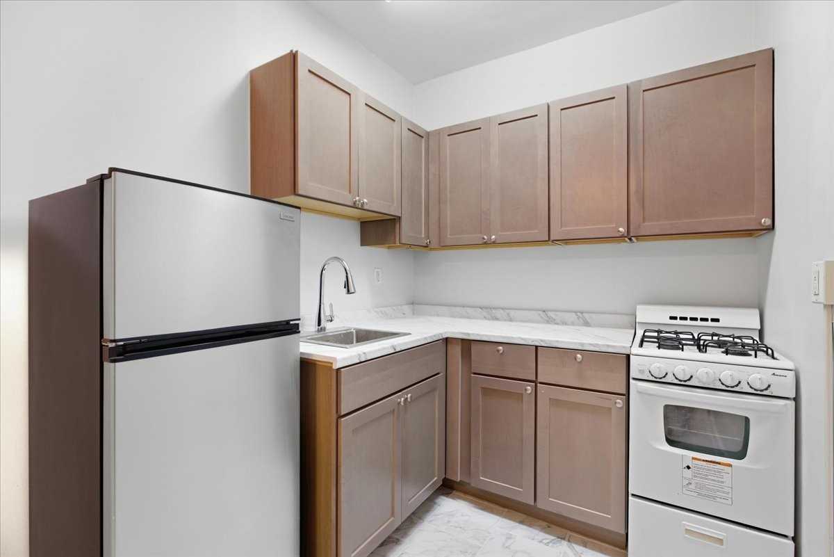 3727 N Pine Grove Ave #203 - Photo 2 of 12