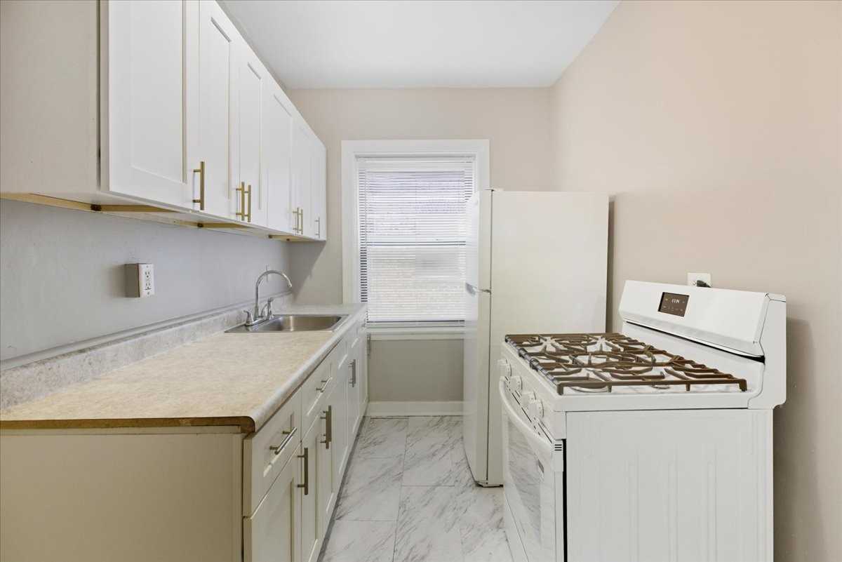 6716 S Merrill Ave #2E - Photo 6 of 12