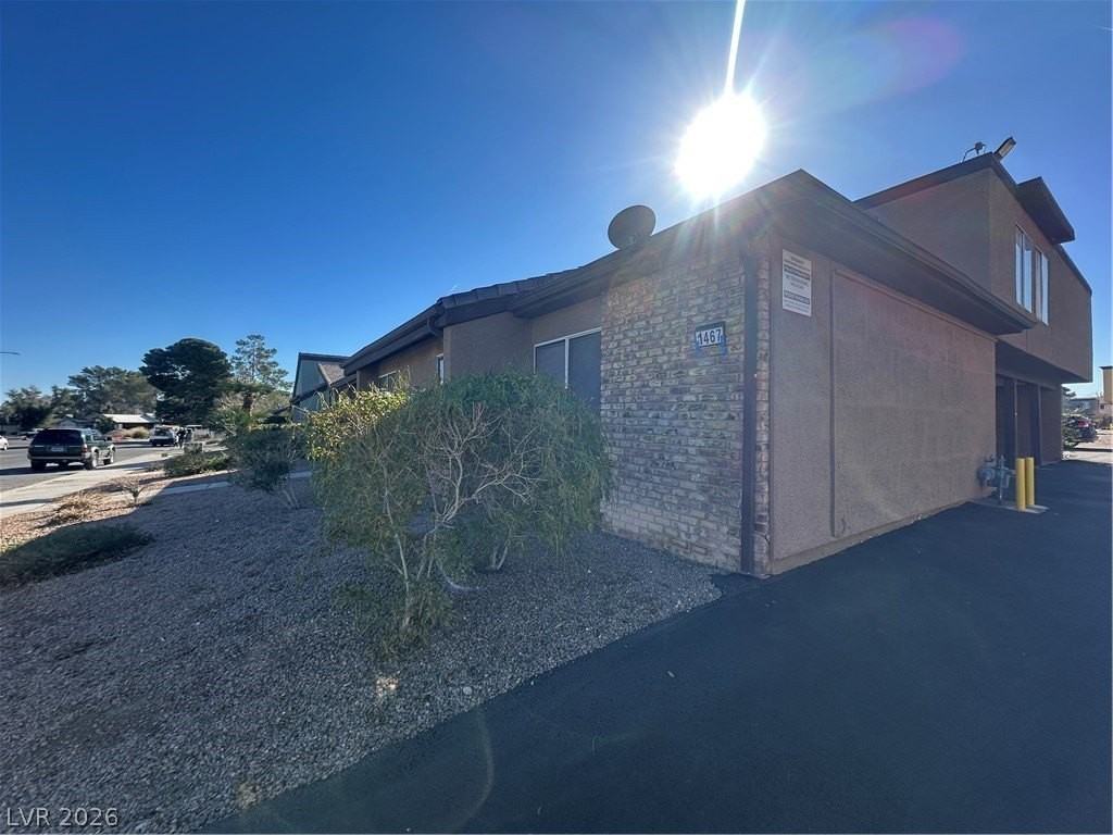 1467 Hialeah Dr #D - Photo 2 of 20