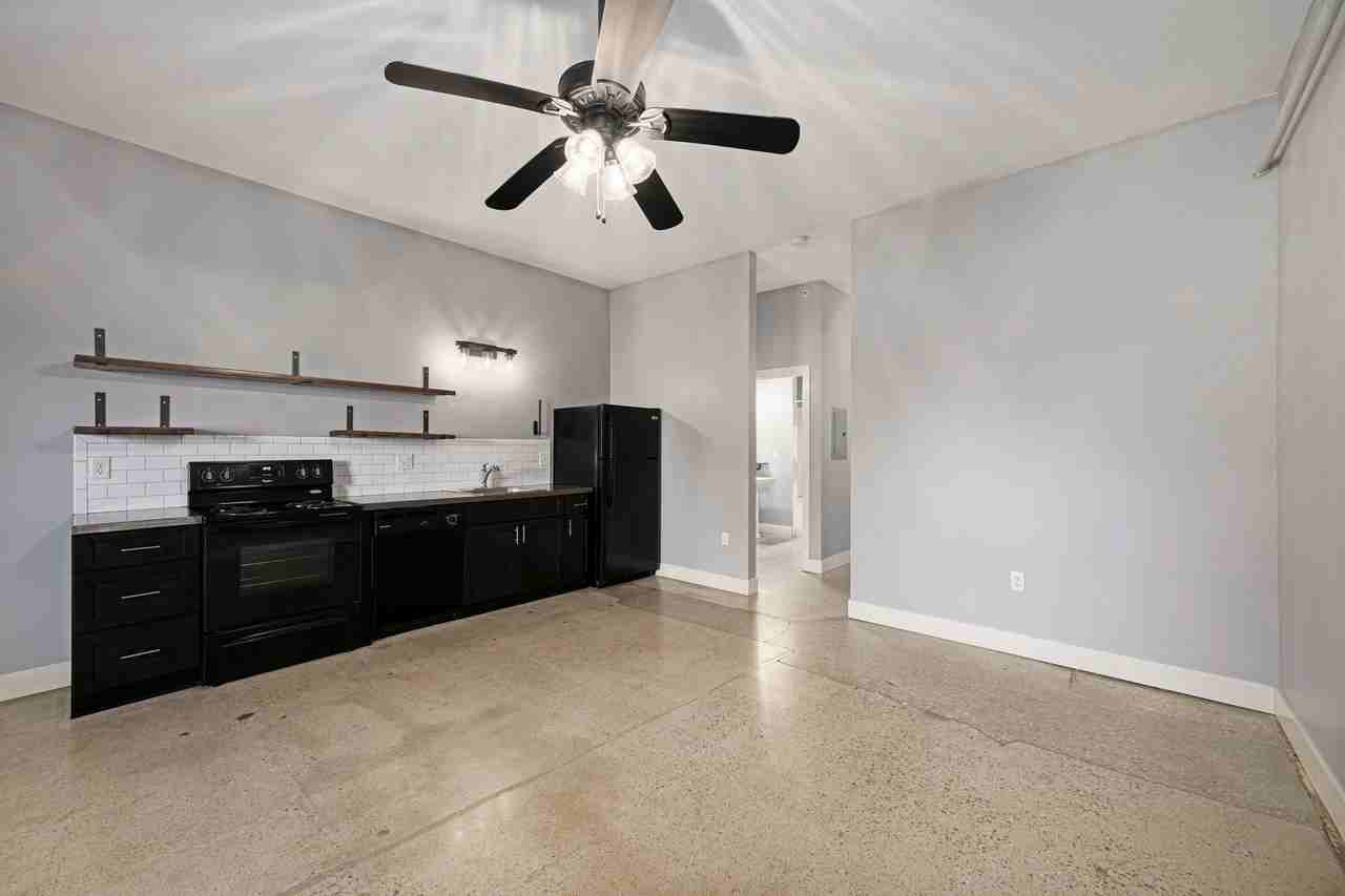 Welcome to Urban Studio 43 – Comfort, Convenience & Contemporary living in South Kansas City - Photo 2 of 43