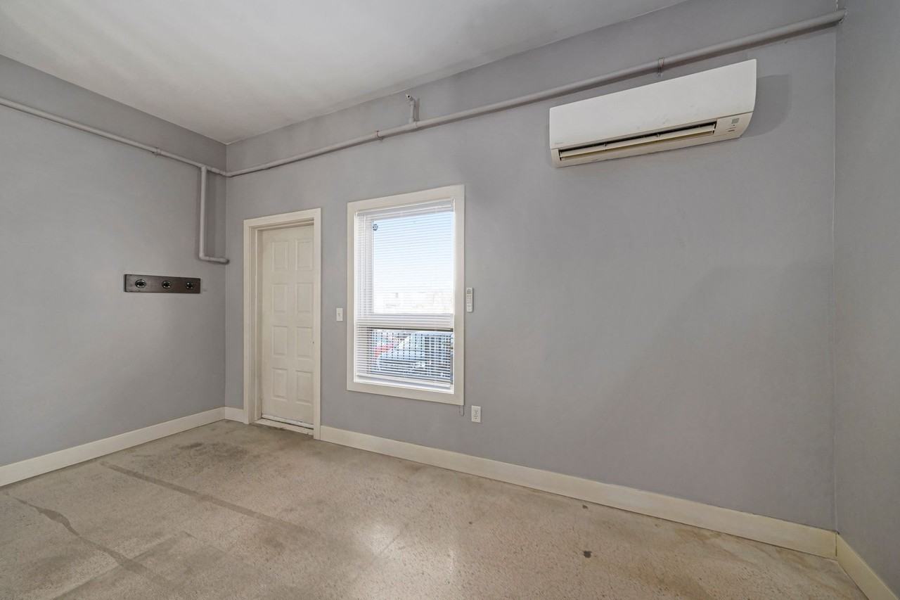 Welcome to Urban Studio 43 – Comfort, Convenience & Contemporary living in South Kansas City - Photo 6 of 43