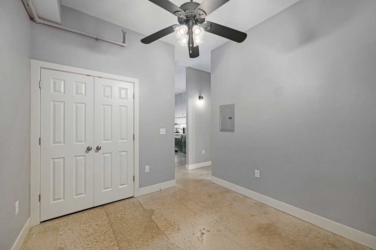 Welcome to Urban Studio 43 – Comfort, Convenience & Contemporary living in South Kansas City - Photo 7 of 43