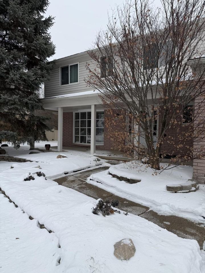 3550 Kings Point Dr - Photo 2 of 30