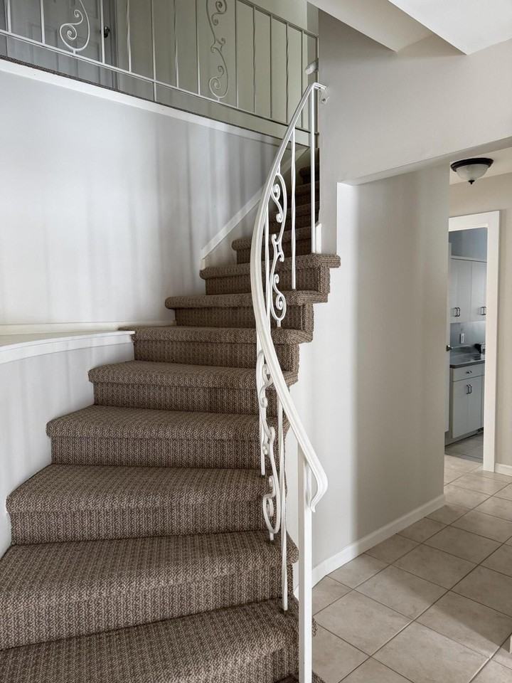 3550 Kings Point Dr - Photo 3 of 30