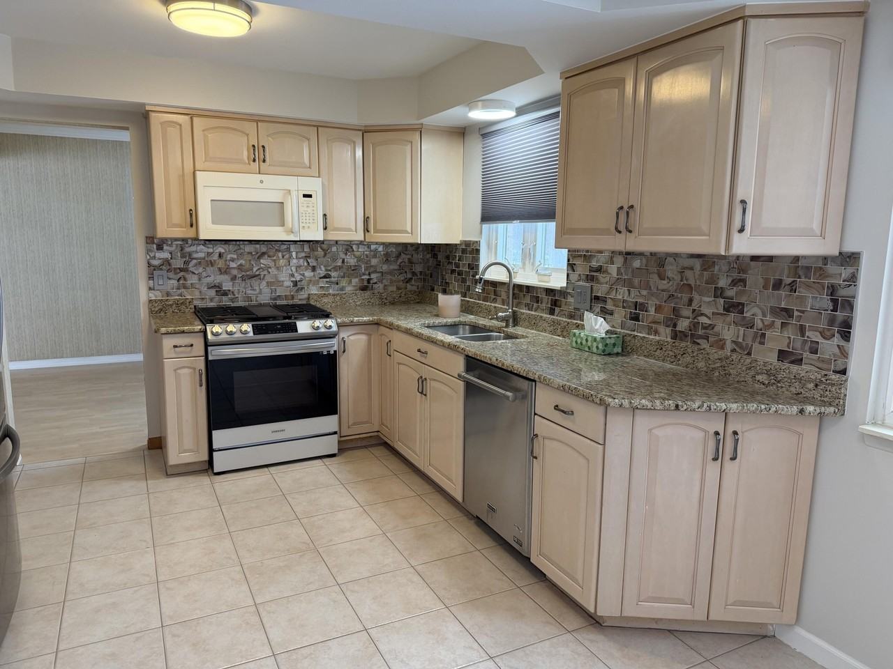 3550 Kings Point Dr - Photo 6 of 30