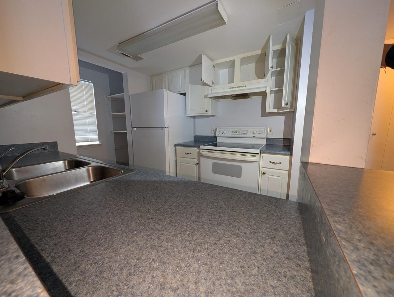 849 Brandon Ave - Photo 2 of 19