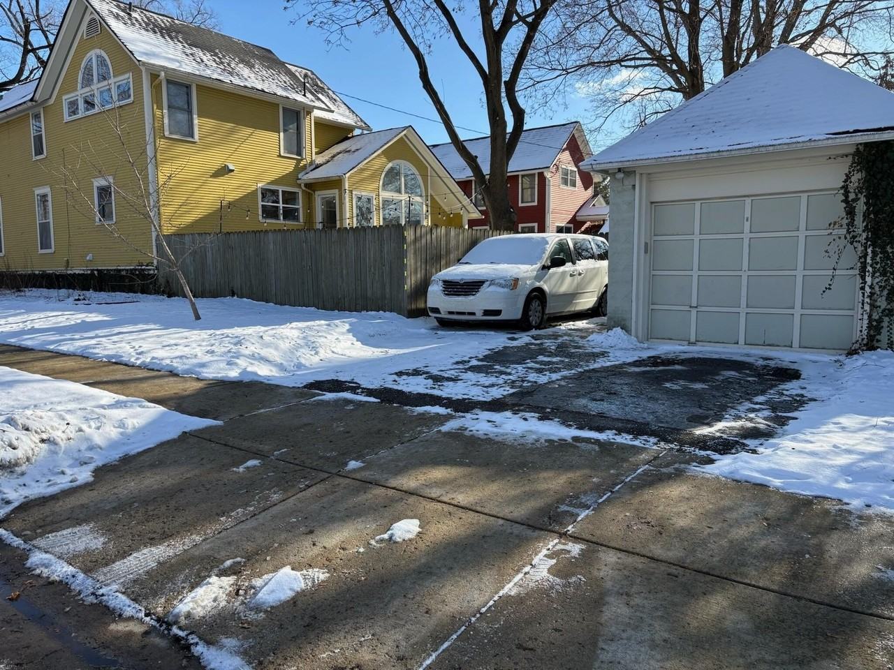 433 Mckinley St - Photo 4 of 50