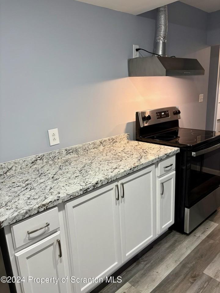 300 Penn & New York - Photo 2 of 6