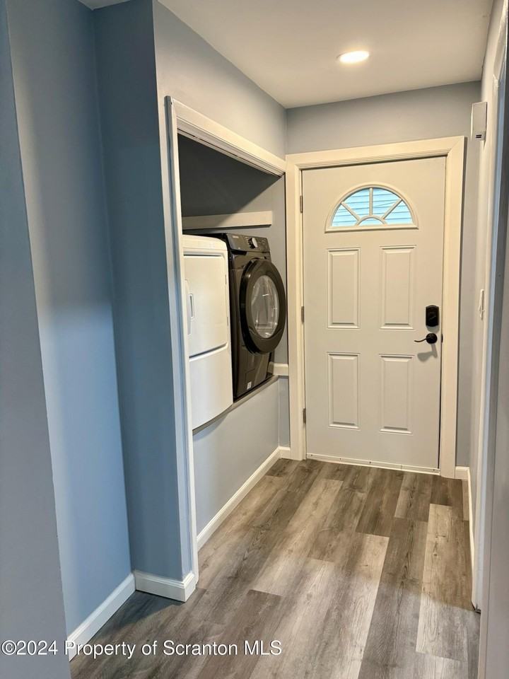 300 Penn & New York - Photo 4 of 6