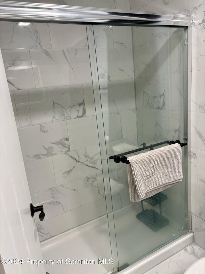 300 Penn & New York - Photo 5 of 6