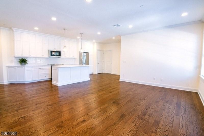 29 Euclid Ave Apt 203 #203 - Photo 3 of 19