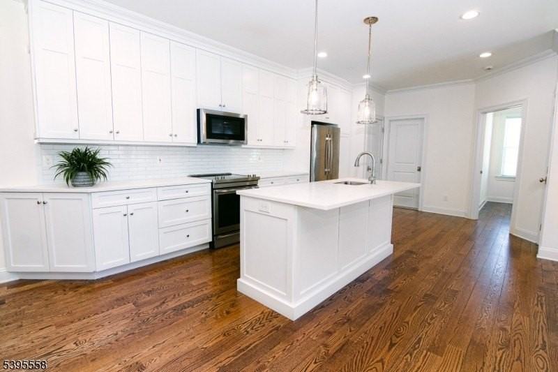 29 Euclid Ave Apt 203 #203 - Photo 4 of 19