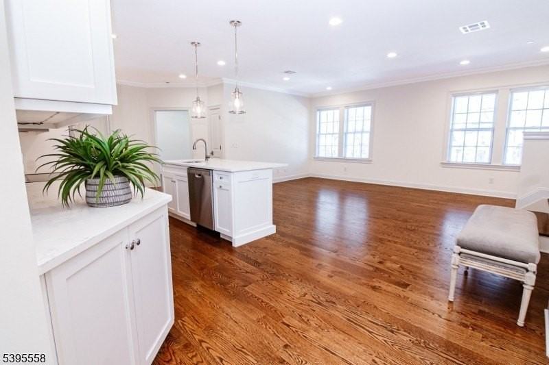 29 Euclid Ave Apt 203 #203 - Photo 6 of 19