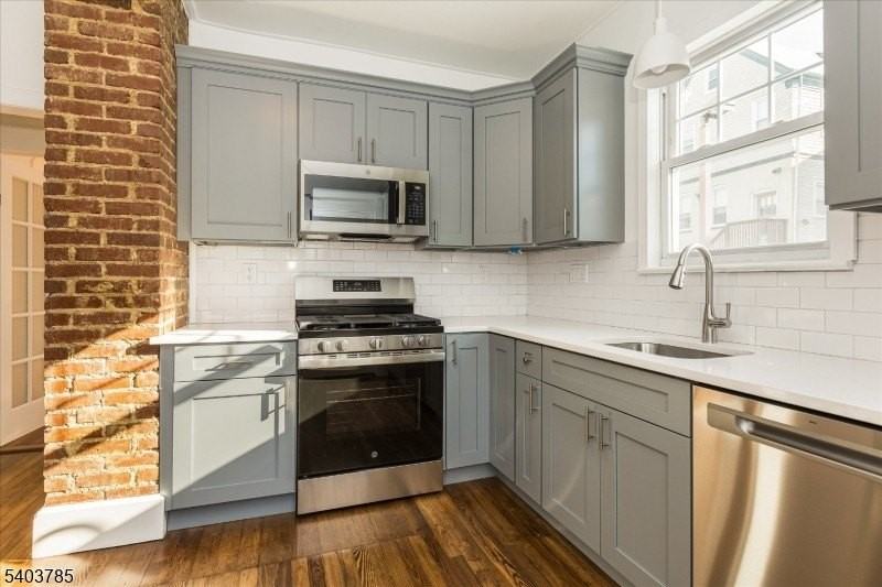 4 Jefferson Ave #1 - Photo 7 of 13