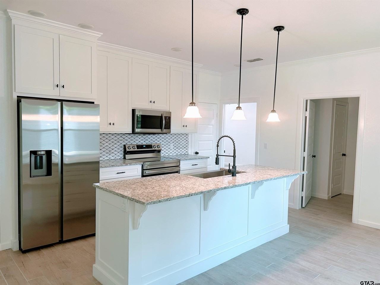 20428 High Point Dr - Photo 6 of 18