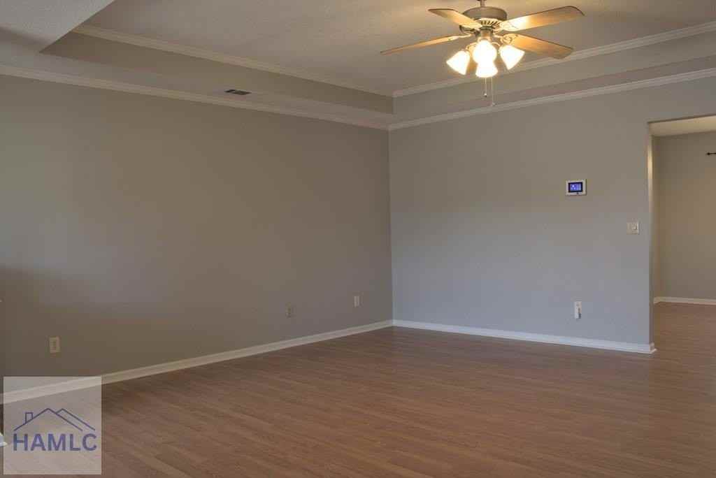 2356 Rowe St - Photo 2 of 15