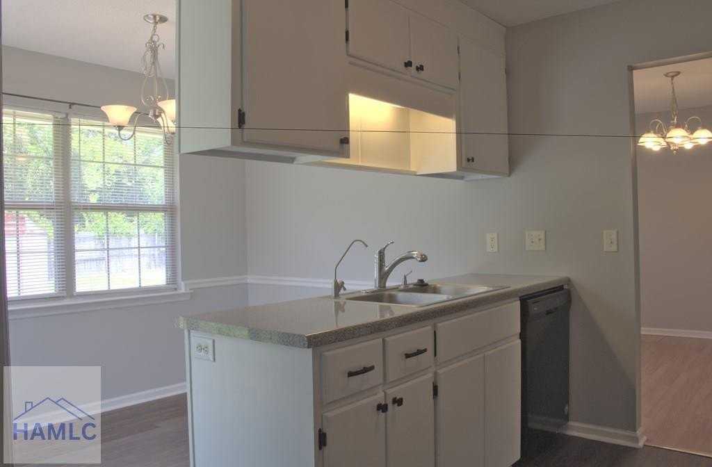 2356 Rowe St - Photo 5 of 15