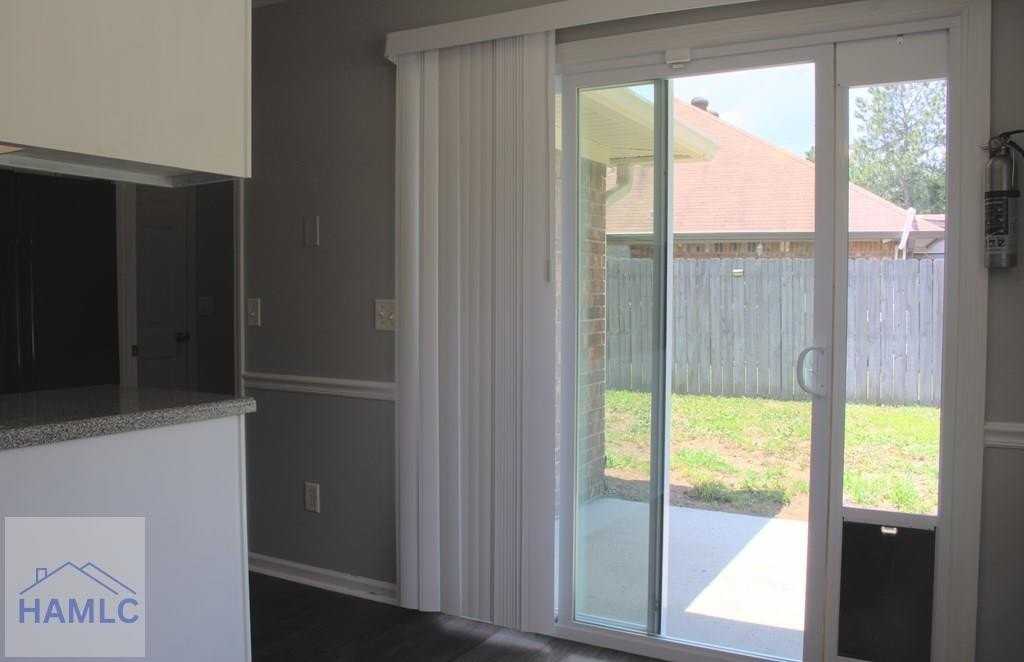 2356 Rowe St - Photo 6 of 15