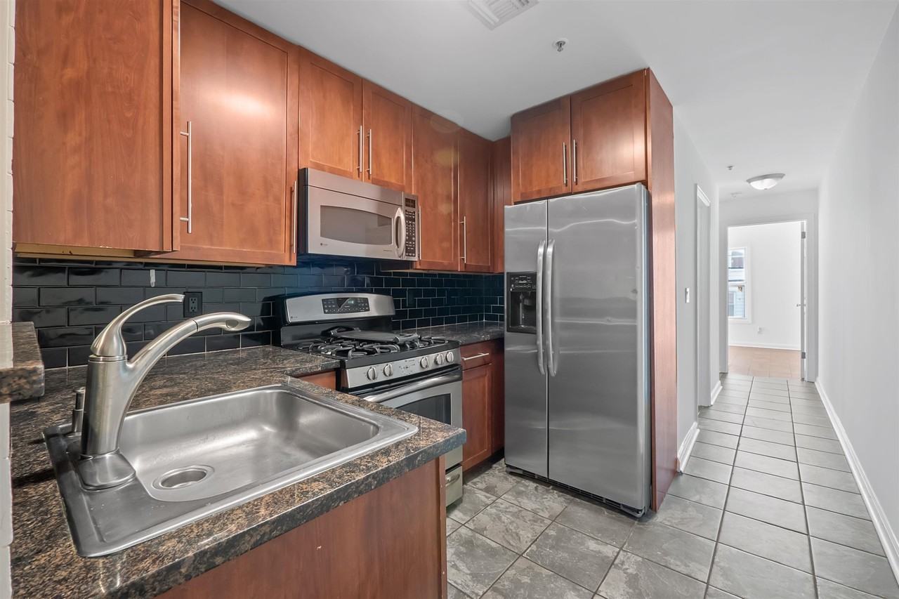 80 Madison St #1 - Photo 2 of 12