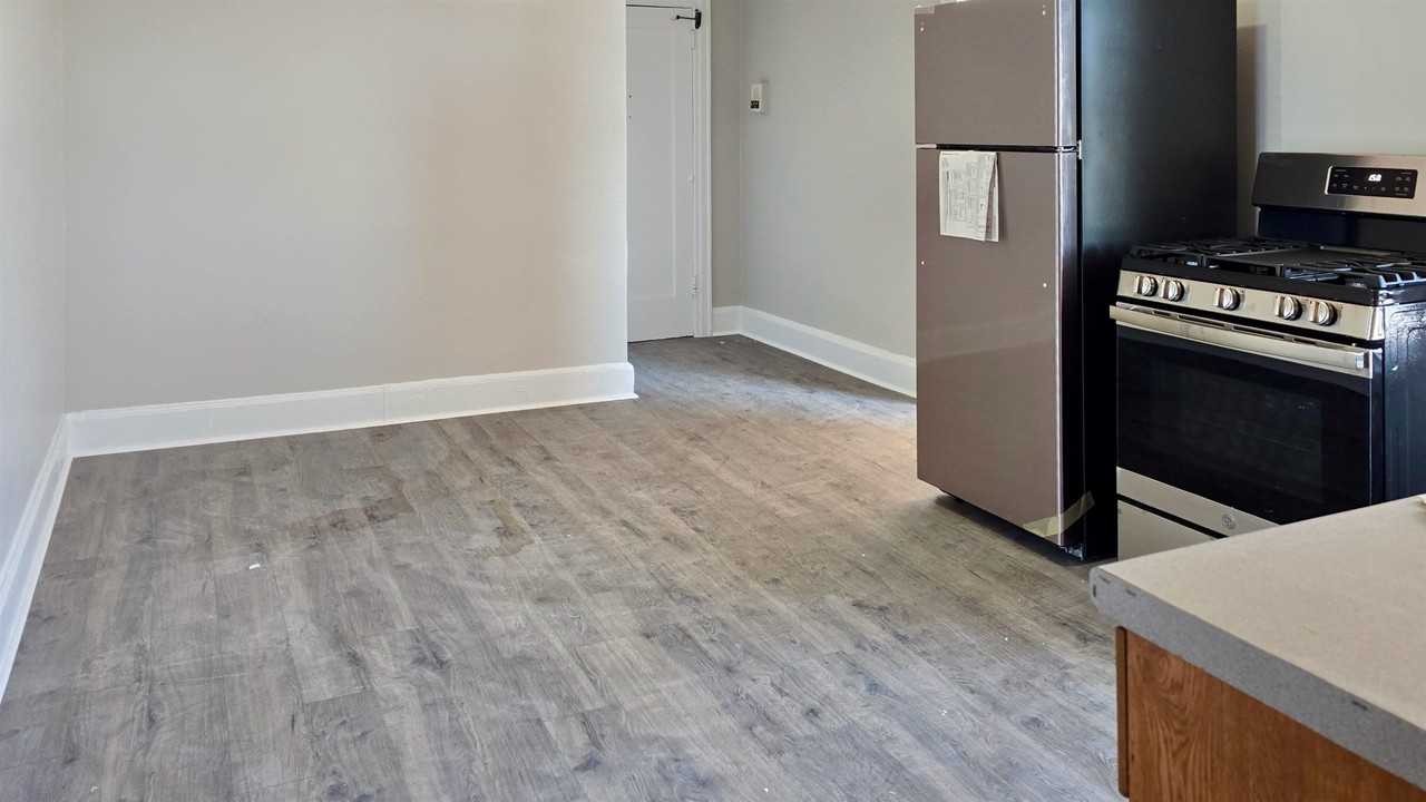 368 Broadway #45 - Photo 4 of 8