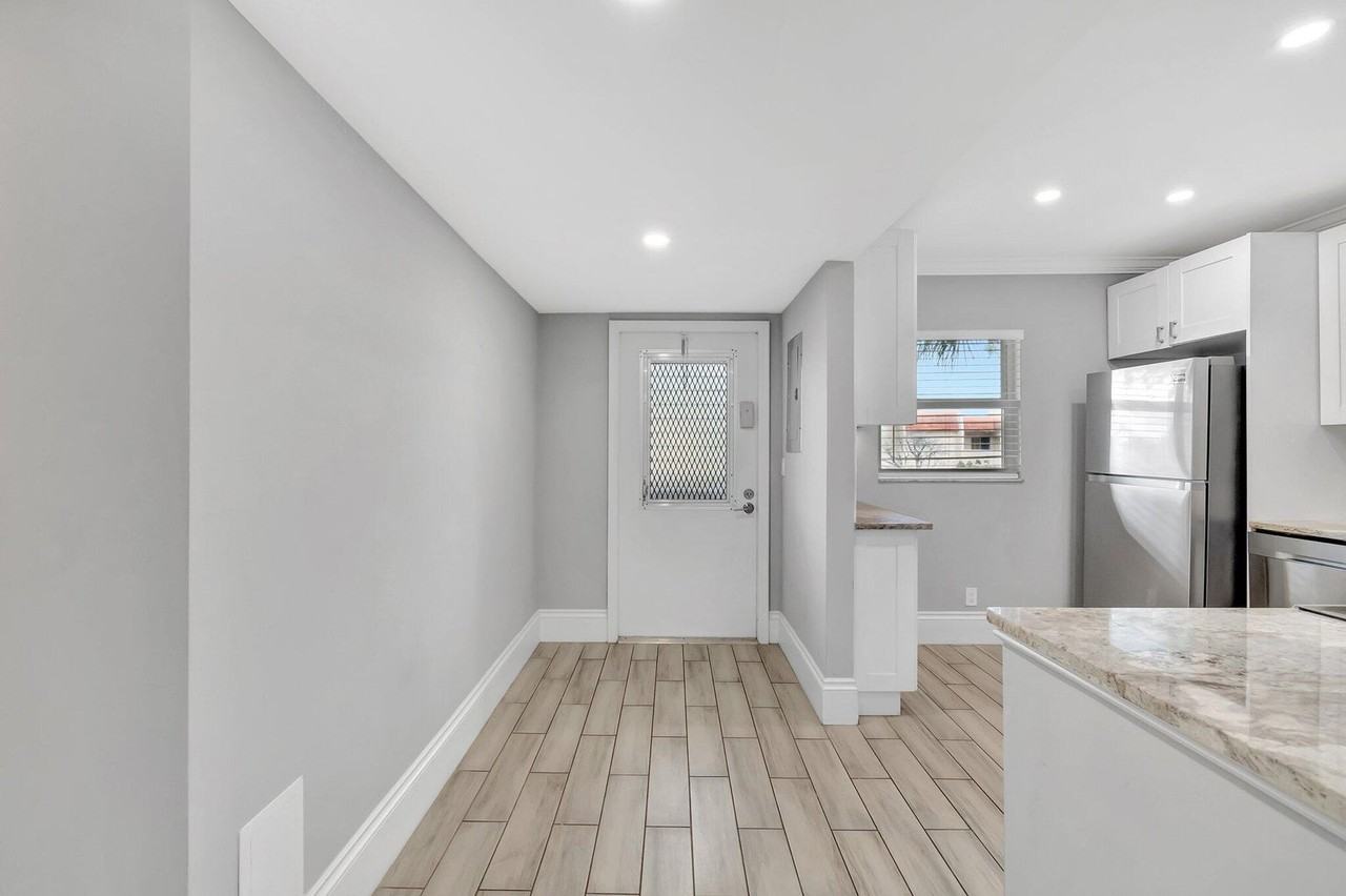 2900 Fiore Way #203 - Photo 2 of 8