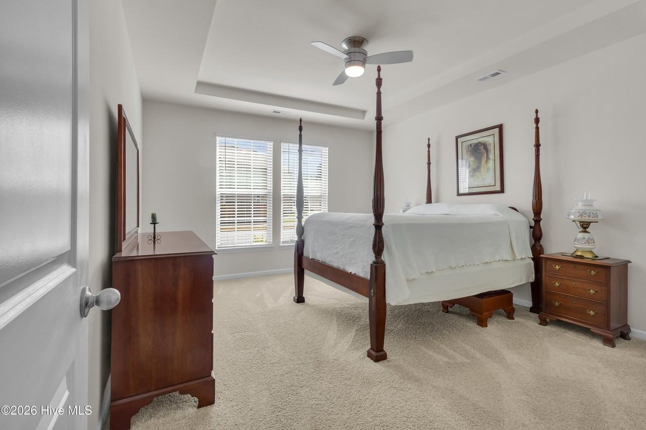 1015 Spivey Cir - Photo 4 of 26