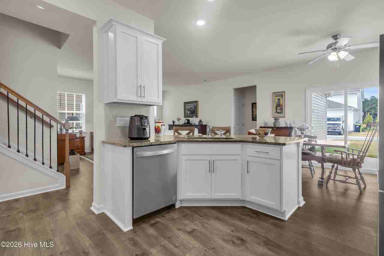 1015 Spivey Cir - Photo 5 of 26