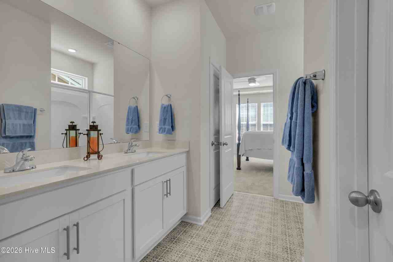 1015 Spivey Cir - Photo 7 of 26