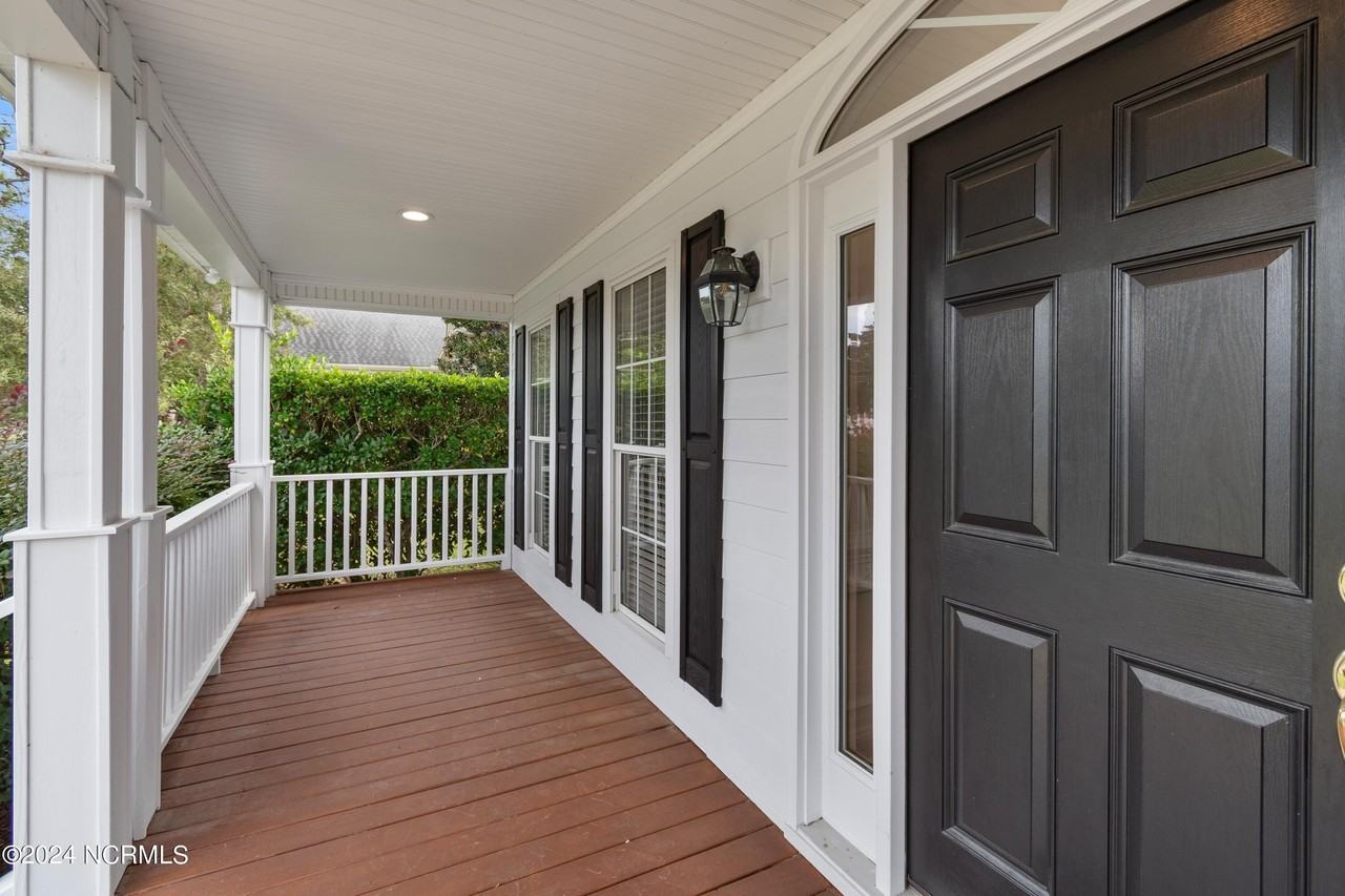 3567 Medinah Ave E - Photo 2 of 30