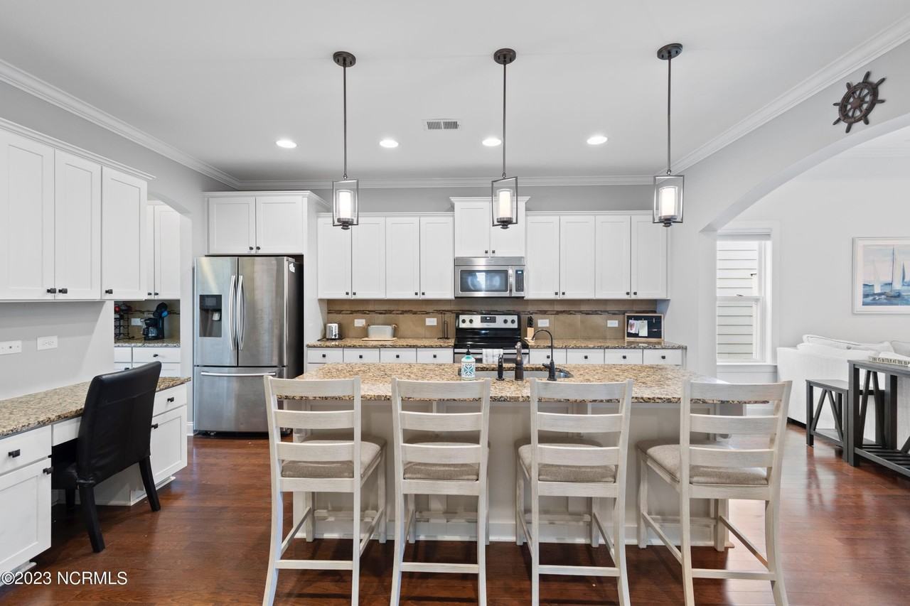 3360 Drift Tide Way - Photo 4 of 30