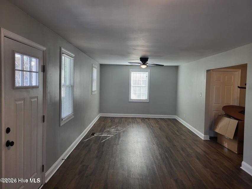 107 Bryan St - Photo 6 of 37