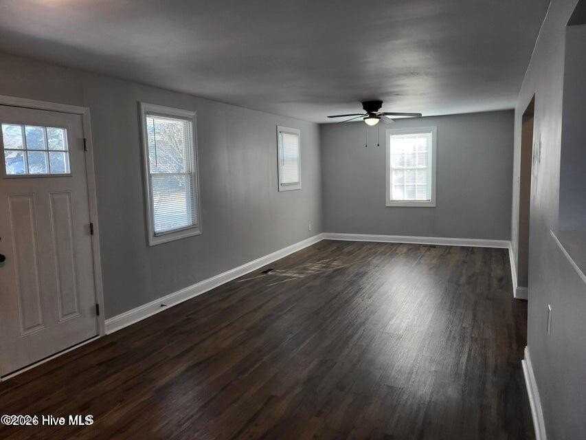 107 Bryan St - Photo 7 of 37