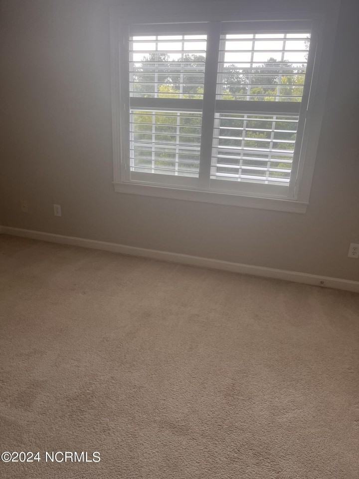 704 Streamwood Dr - Photo 5 of 5