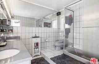 745 Oxford Ave - Photo 4 of 8