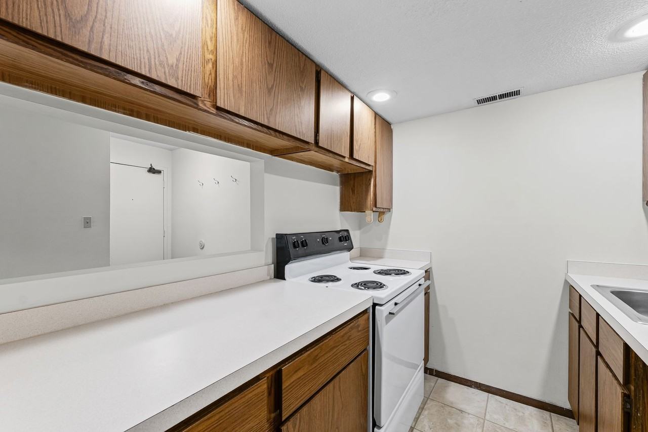 508 W White St - Photo 5 of 7