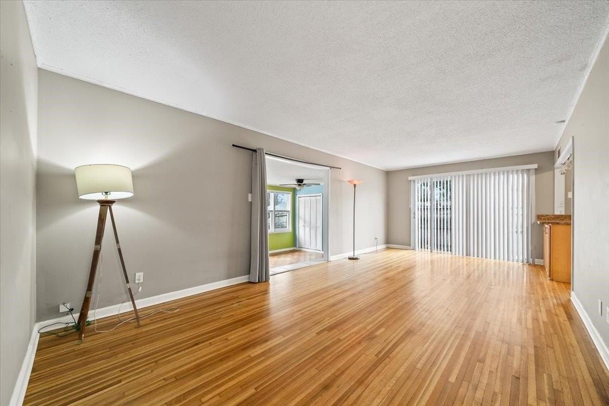 1073 Ivy Rd - Photo 6 of 33