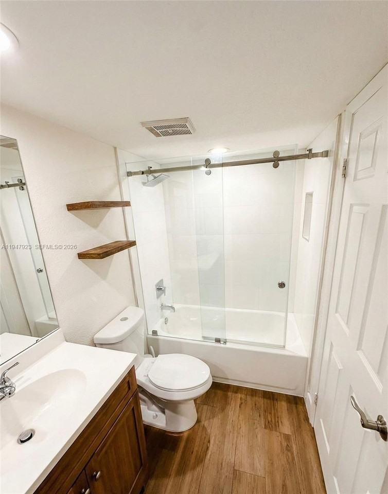 1190 Coral Club Dr #1190 - Photo 7 of 8