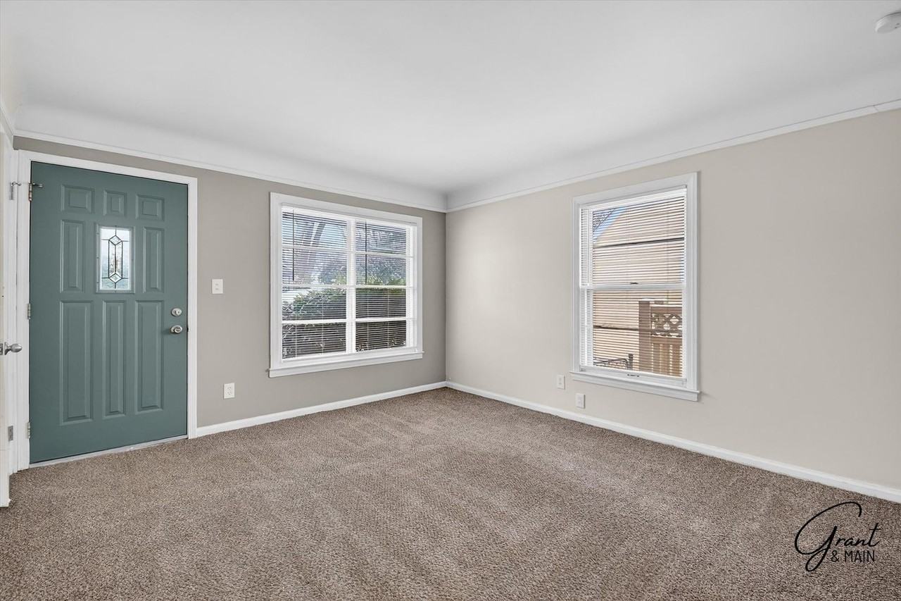 22400 Cleveland St - Photo 3 of 30