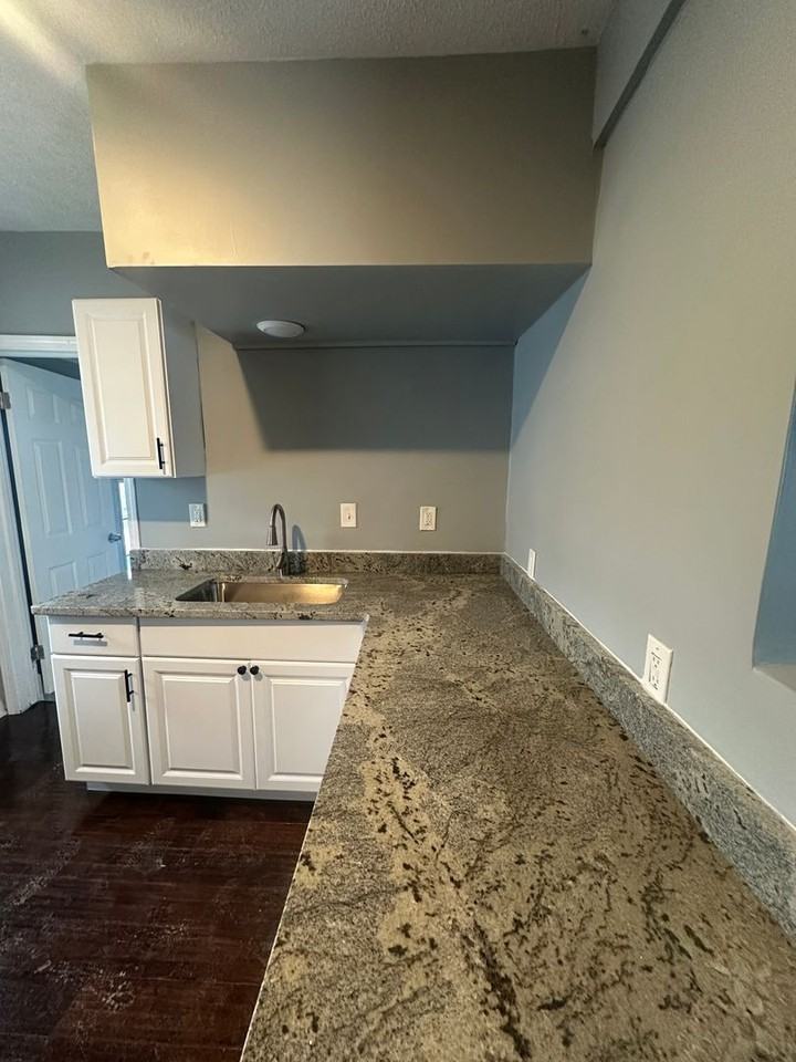 254 Bowmanville St - Photo 5 of 18