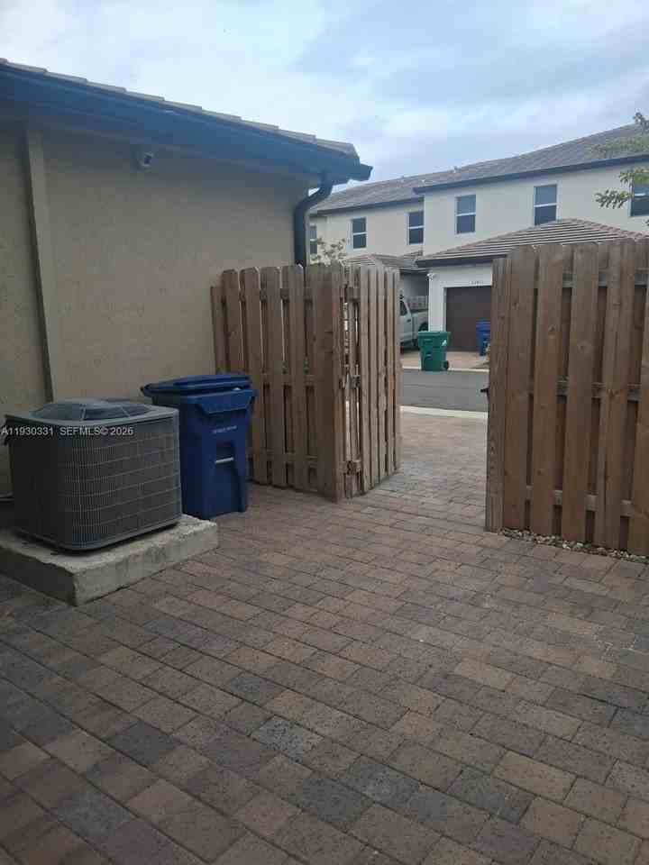 26450 Sw 148th Ct #26450 - Photo 3 of 13