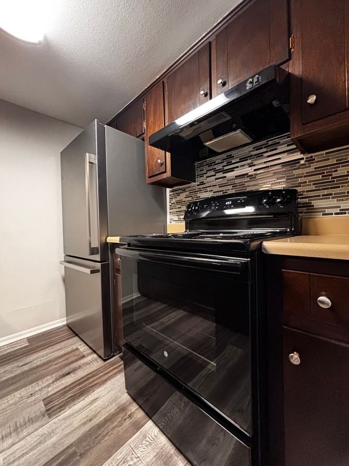 4420 - 4440  Flowerdale Avenue - Photo 2 of 22
