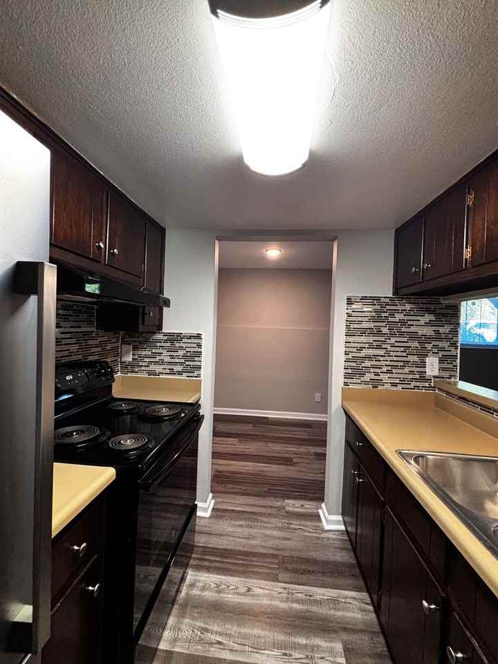 4420 - 4440  Flowerdale Avenue - Photo 3 of 22