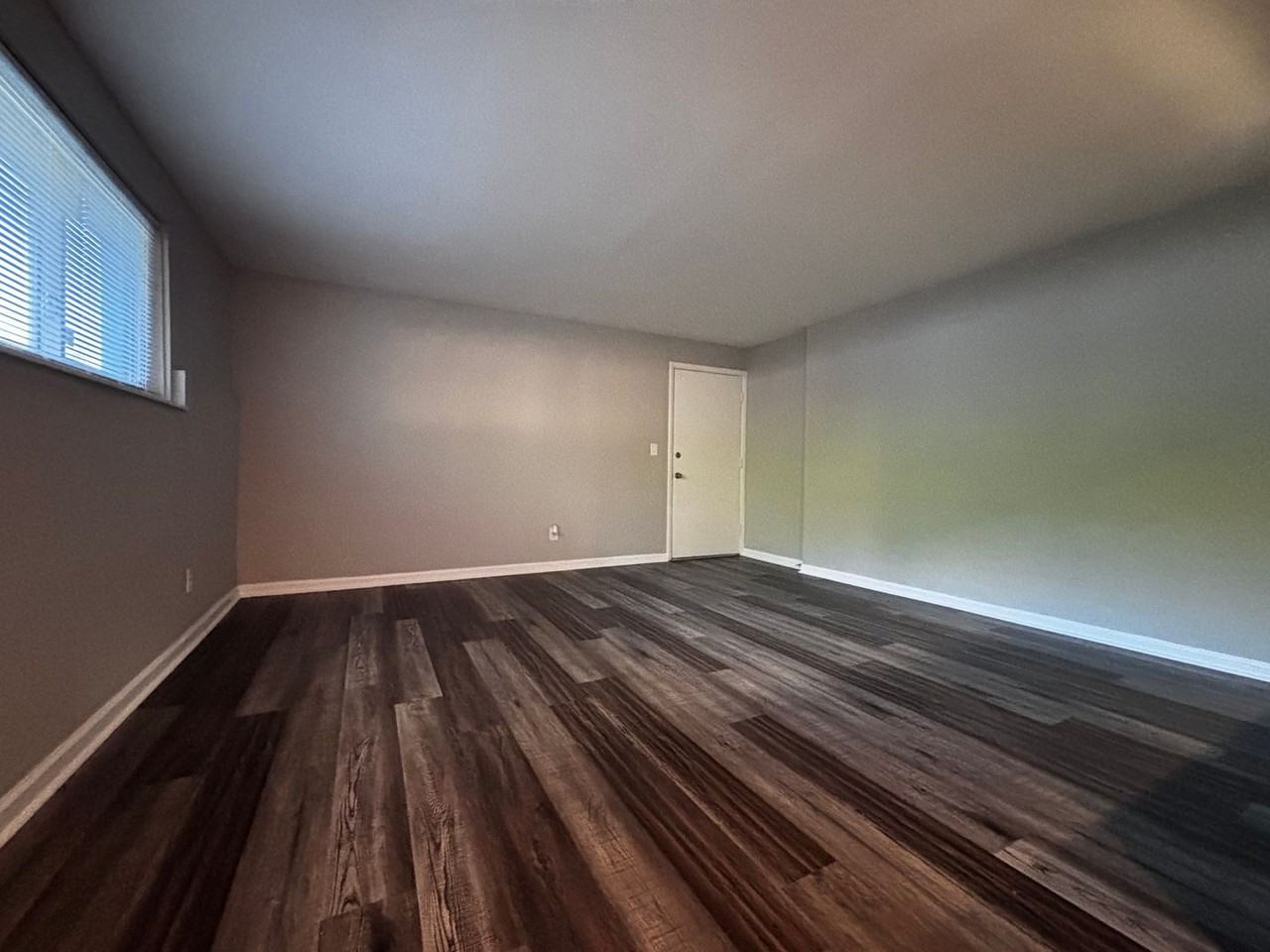 4420 - 4440  Flowerdale Avenue - Photo 7 of 22