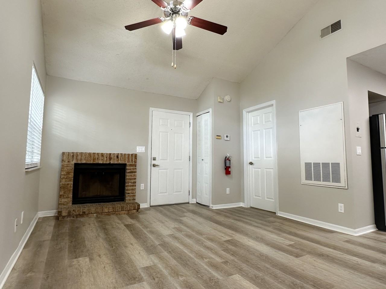 963 Helmsley Ct #203 - Photo 4 of 22