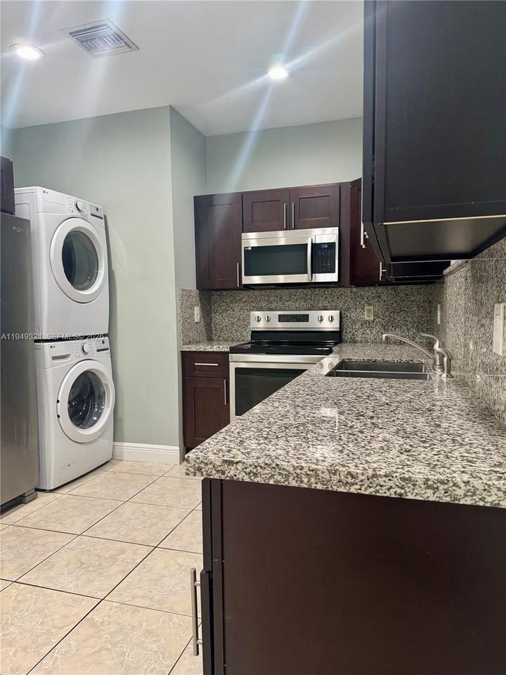 603 Nw 97th St #603 - Photo 6 of 28