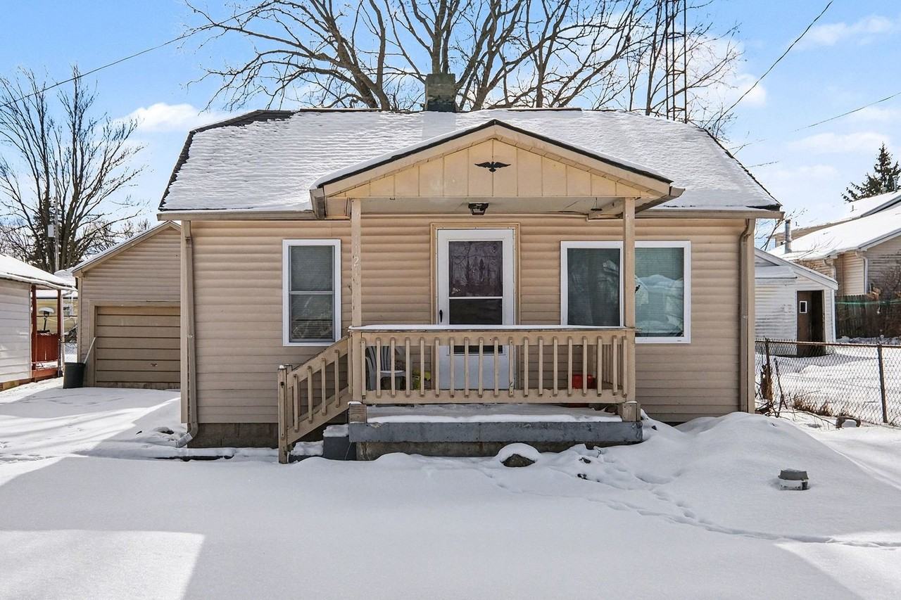 1121 W Boatfield Ave - Photo 2 of 14