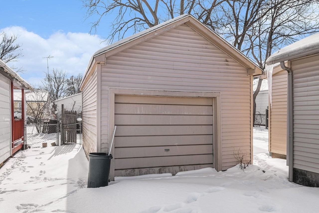 1121 W Boatfield Ave - Photo 3 of 14