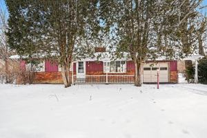 featured image of 3220 Lynne Ave