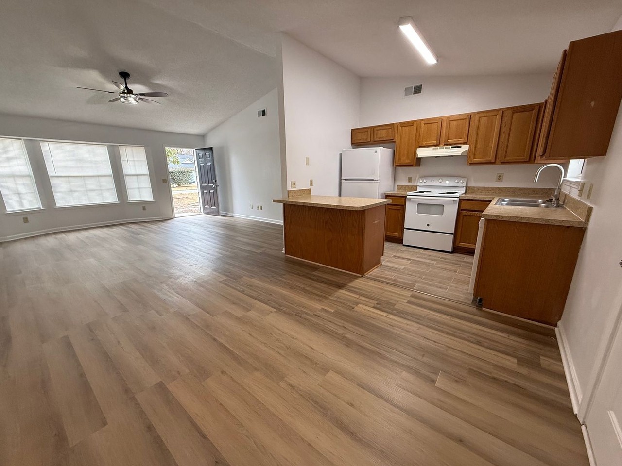 105 Boxwood Ct - Photo 7 of 20